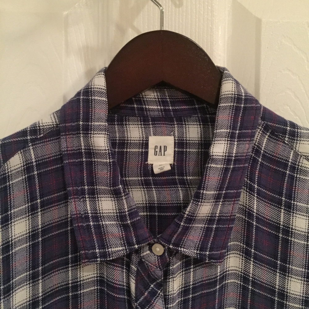 Gap Women's Drapey Blue Plaid shirt - like new! - Picture 2 of 4